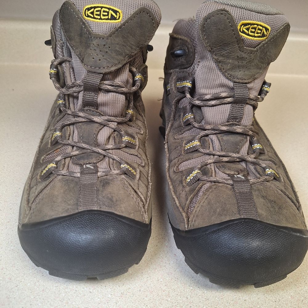 Keen Brown and Yellow Hiking Boots Rugged Design - Picture 3 of 7